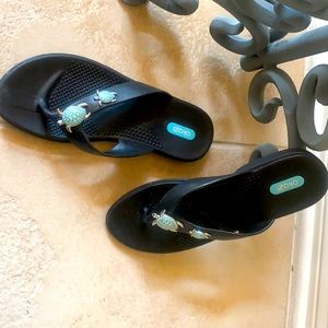 OKA B turtle flip flops M/L